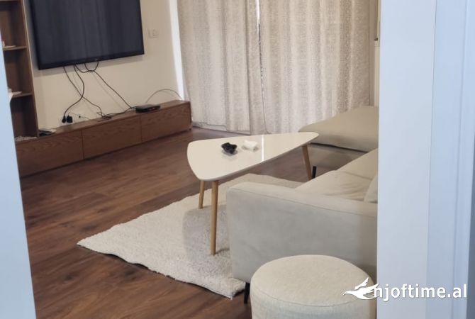 Shtepi me qera Apartament ne Tirane, 1+1, Mobilimi E mobiluar, Pagesa 752  Euro.