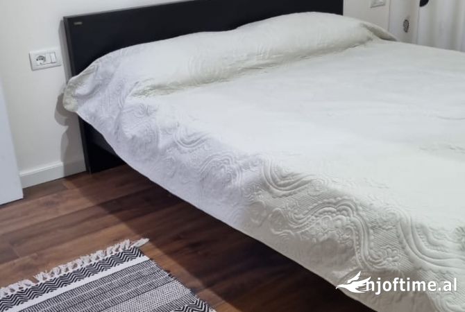 Shtepi me qera Apartament ne Tirane, 1+1, Mobilimi E mobiluar, Pagesa 752  Euro.