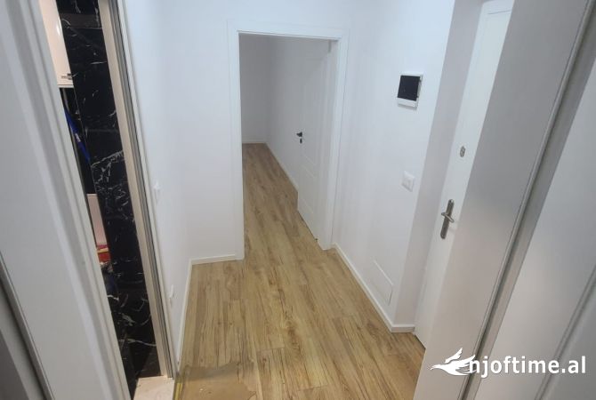 Shtepi ne shitje Apartament ne Tirane, 1+1, Mobilimi Bosh, pa mobiluar, Pagesa 120,066  Euro.
