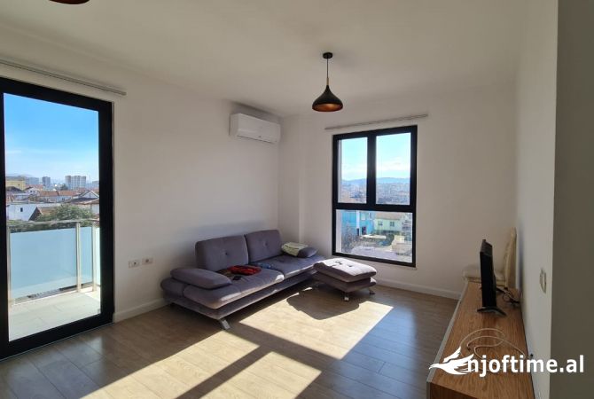 Shtepi me qera 3+1 ne Tirane - 631 Euro
