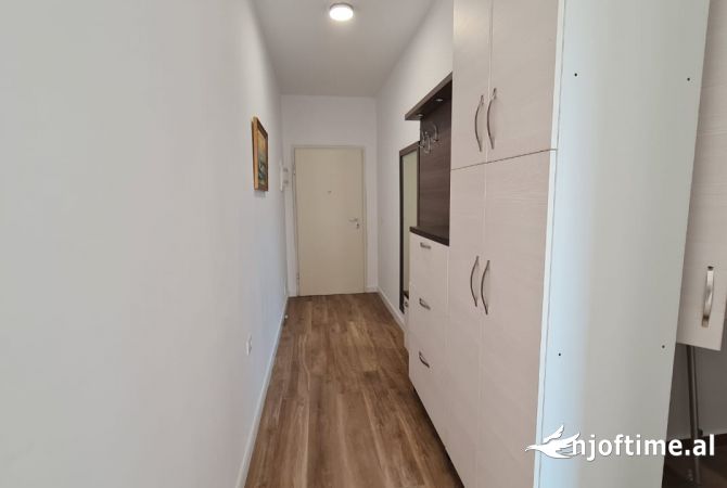 Shtepi me qera Apartament ne Tirane, 3+1, Mobilimi E mobiluar, Pagesa 631  Euro.