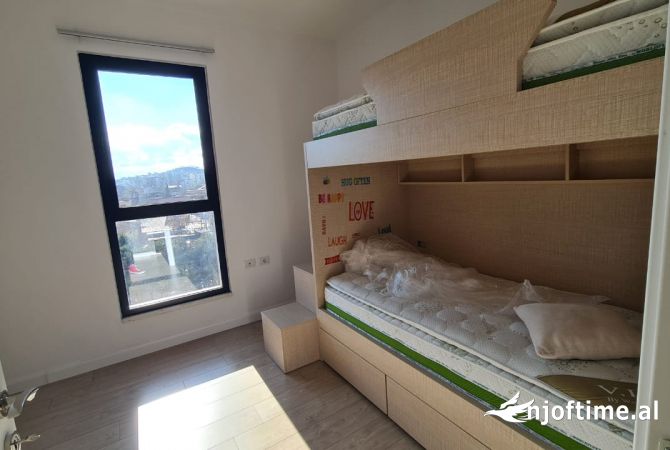 Shtepi me qera Apartament ne Tirane, 3+1, Mobilimi E mobiluar, Pagesa 631  Euro.