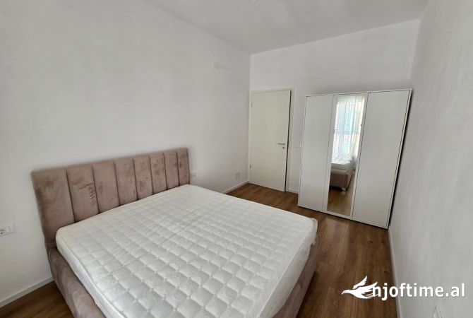 Shtepi me qera Apartament ne Tirane, 1+1, Mobilimi E mobiluar, Pagesa 405  Euro.