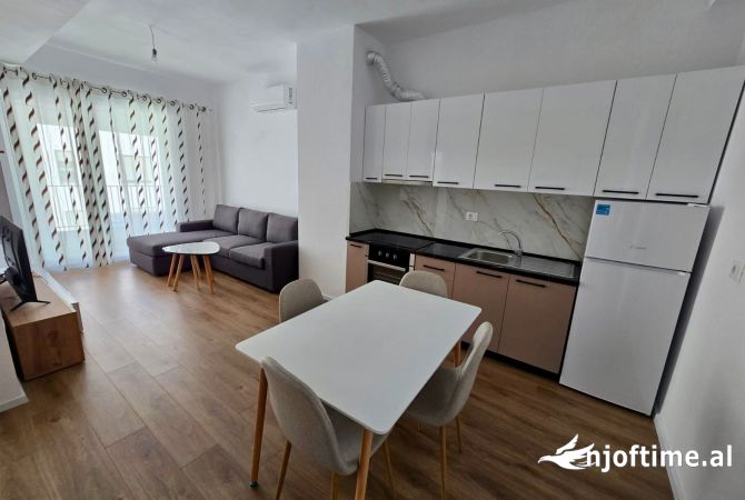 Shtepi me qera 1+1 ne Tirane - 405 Euro