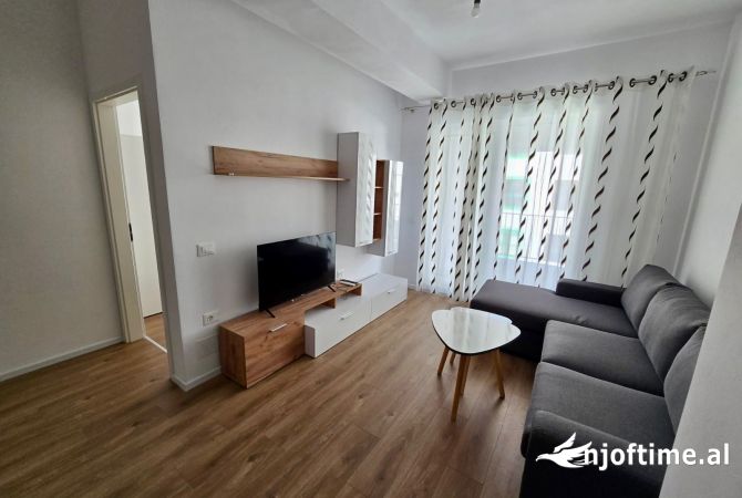 Shtepi me qera Apartament ne Tirane, 1+1, Mobilimi E mobiluar, Pagesa 405  Euro.