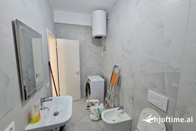 Shtepi me qera Apartament ne Tirane, 1+1, Mobilimi E mobiluar, Pagesa 405  Euro.