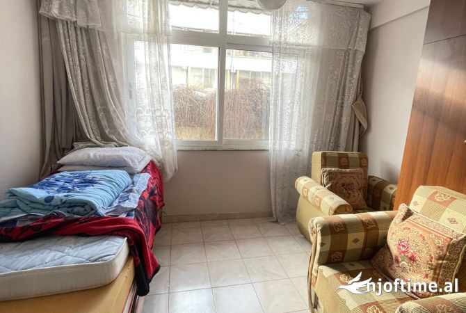 Shtepi me qera Apartament ne Tirane, 2+1, Mobilimi E mobiluar, Pagesa 430  Euro.