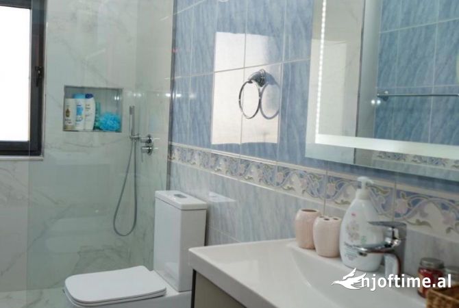 Shtepi me qera Apartament ne Tirane, 2+1, Mobilimi E mobiluar, Pagesa 78,000  Leke.