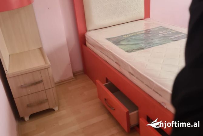 Shtepi me qera Apartament ne Tirane, 2+1, Mobilimi E mobiluar, Pagesa 707  Euro.