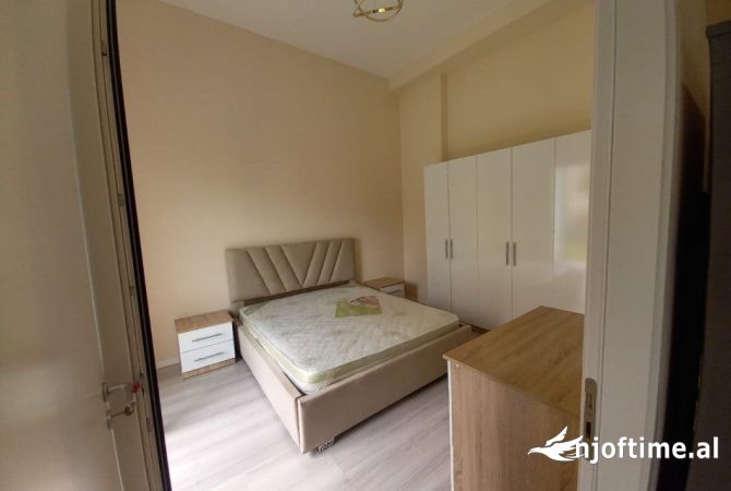 Shtepi me qera Apartament ne Tirane, 1+1, Mobilimi E mobiluar, Pagesa 505  Euro.