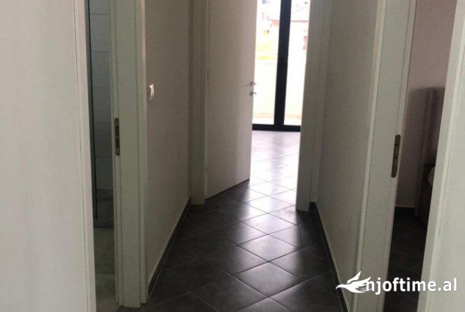 Shtepi me qera 2+1 ne Tirane - 707 Euro