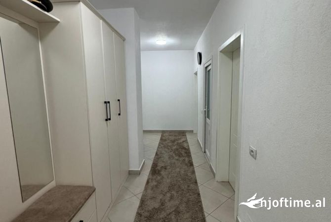 Shtepi me qera 2+1 ne Tirane - 604 Euro