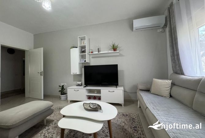 Shtepi me qera Apartament ne Tirane, 2+1, Mobilimi E mobiluar, Pagesa 604  Euro.