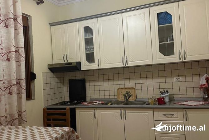 Shtepi me qera 1+1 ne Tirane - 451 Euro
