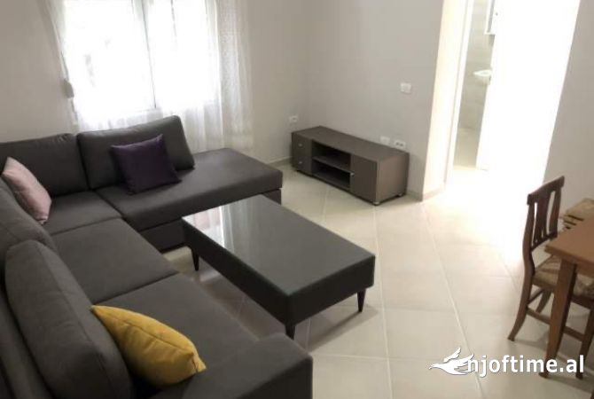 Shtepi me qera 1+1 ne Tirane - 351 Euro