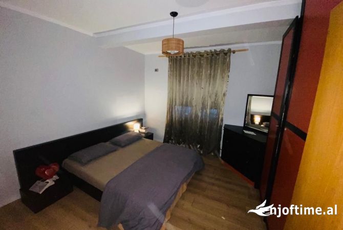 Shtepi me qera Apartament ne Tirane, 2+1, Mobilimi E mobiluar, Pagesa 652  Euro.