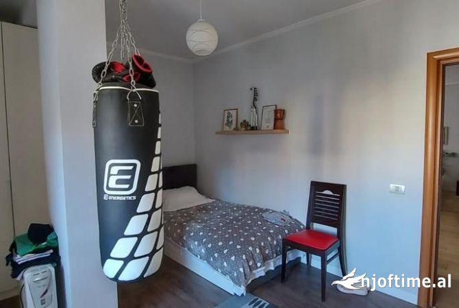 Shtepi me qera Apartament ne Tirane, 2+1, Mobilimi E mobiluar, Pagesa 652  Euro.