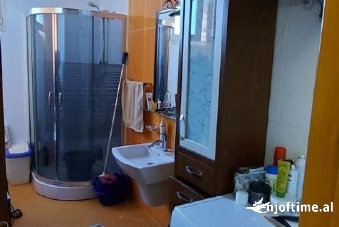 Shtepi me qera 2+1 ne Tirane - 652 Euro