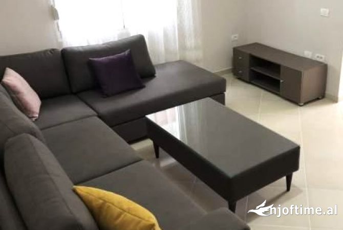 Shtepi me qera 1+1 ne Tirane - 351 Euro