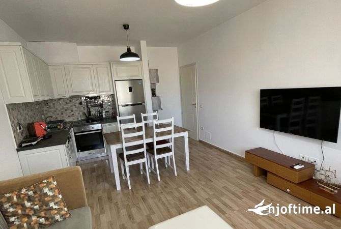 Shtepi me qera Apartament ne Tirane, 2+1, Mobilimi E mobiluar, Pagesa 522  Euro.