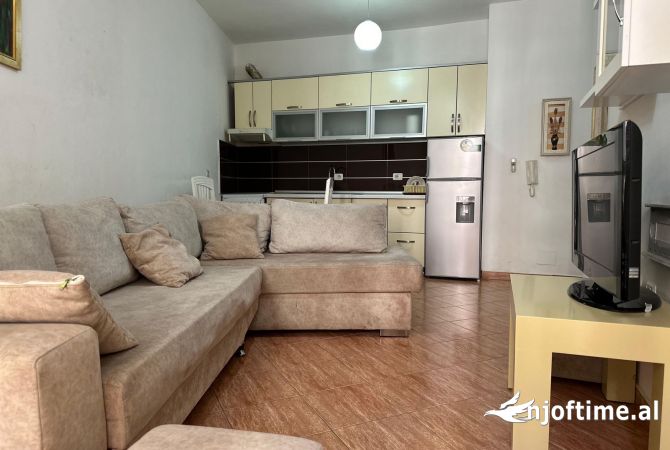 Shtepi me qera 1+1 ne Tirane - 355 Euro