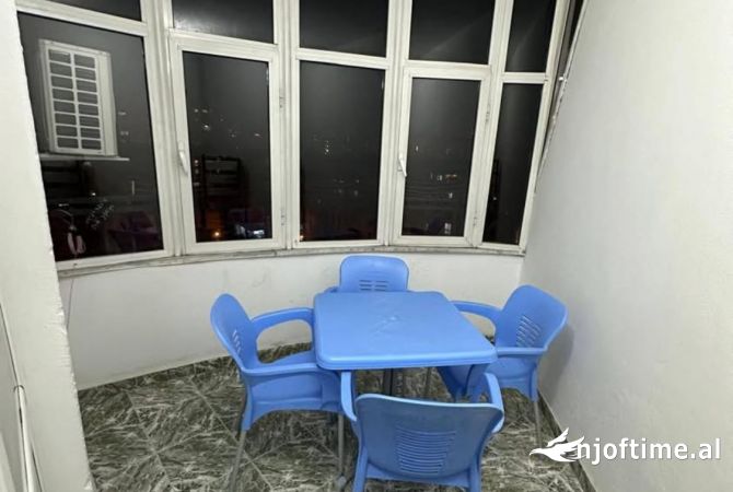 Shtepi me qera Apartament ne Tirane, 2+1, Mobilimi E mobiluar, Pagesa 551  Euro.