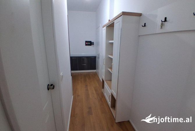 Shtepi me qera Apartament ne Tirane, 1+1, Mobilimi E mobiluar, Pagesa 404  Euro.