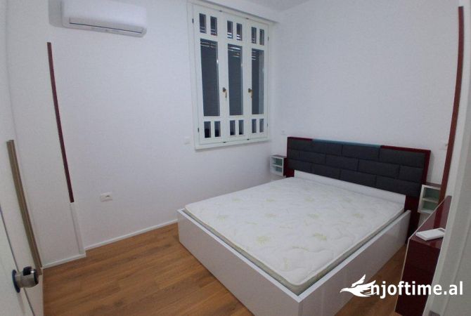 Shtepi me qera Apartament ne Tirane, 1+1, Mobilimi E mobiluar, Pagesa 404  Euro.