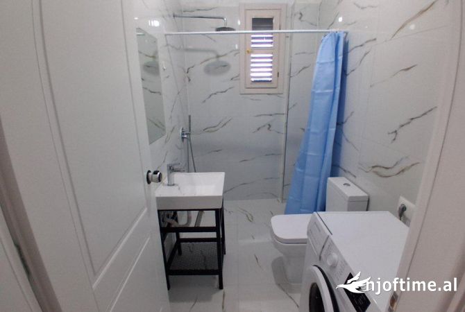 Shtepi me qera Apartament ne Tirane, 1+1, Mobilimi E mobiluar, Pagesa 404  Euro.