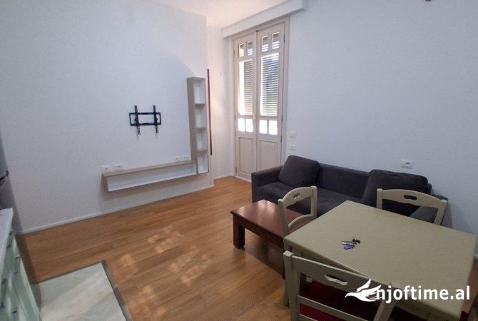 Shtepi me qera 1+1 ne Tirane - 404 Euro