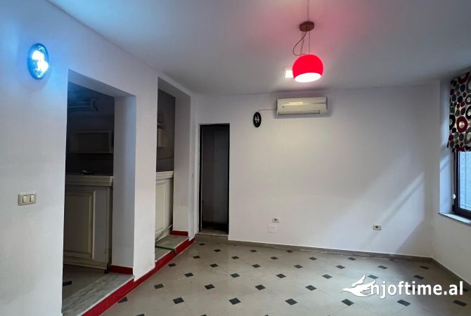 Ambient biznesi me qera 1+1 ne Tirane - 505 Euro