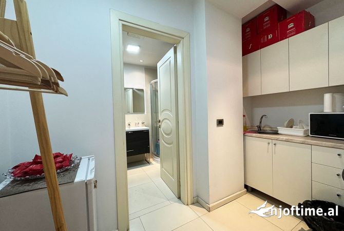 Shitet zyre tek Ambasador 1 350,000 Euro Ambasador 1