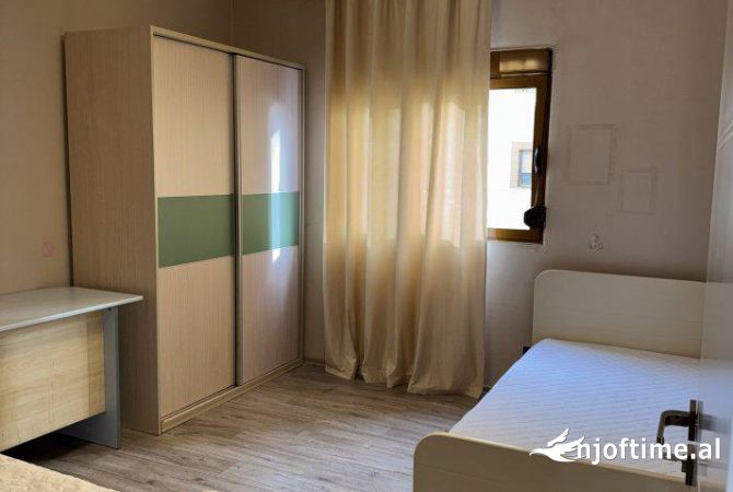 Shtepi me qera 2+1 ne Tirane - 652 Euro