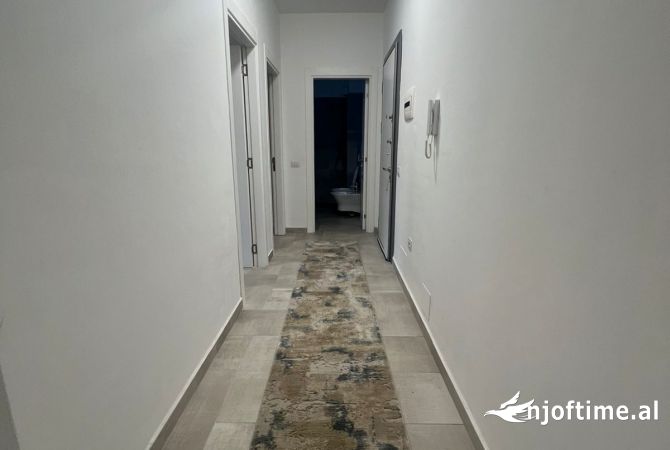Shtepi me qera Apartament ne Tirane, 2+1, Mobilimi E mobiluar, Pagesa 707  Euro.