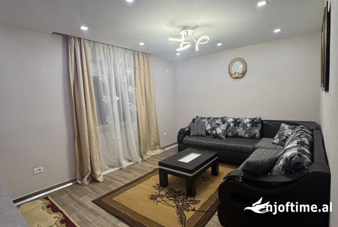 Shtepi ne shitje Apartament ne Tirane, 2+1, Mobilimi E mobiluar, Pagesa 117,066  Euro.