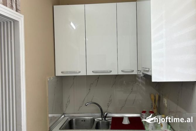 Shtepi ne shitje Apartament ne Tirane, 1+1, Mobilimi E mobiluar, Pagesa 115,022  Euro.