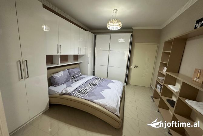 Shtepi ne shitje Apartament ne Tirane, 1+1, Mobilimi E mobiluar, Pagesa 115,022  Euro.