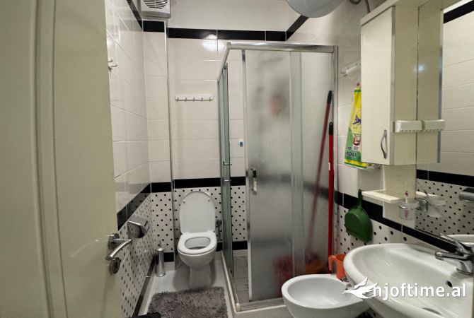 Shtepi ne shitje Apartament ne Tirane, 1+1, Mobilimi E mobiluar, Pagesa 115,022  Euro.