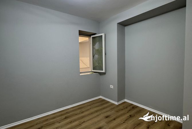 Shtepi ne shitje Apartament ne Tirane, 2+1, Mobilimi Bosh, pa mobiluar, Pagesa 179,066  Euro.