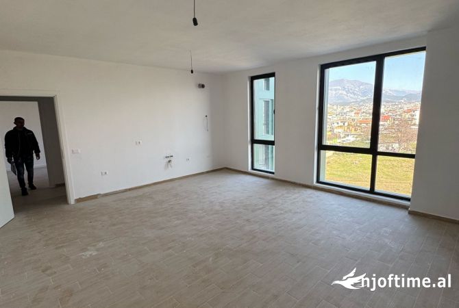 Shtepi ne shitje Apartament ne Tirane, 1+1, Mobilimi Bosh, pa mobiluar, Pagesa 152,103  Euro.