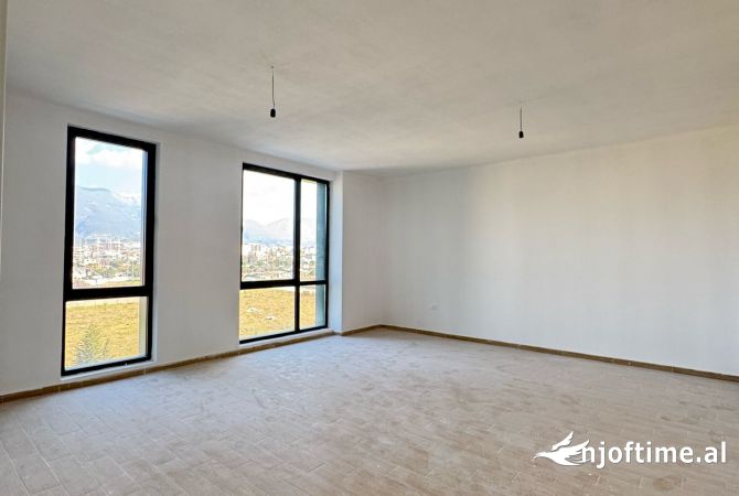 Shtepi ne shitje Apartament ne Tirane, 1+1, Mobilimi Bosh, pa mobiluar, Pagesa 152,103  Euro.