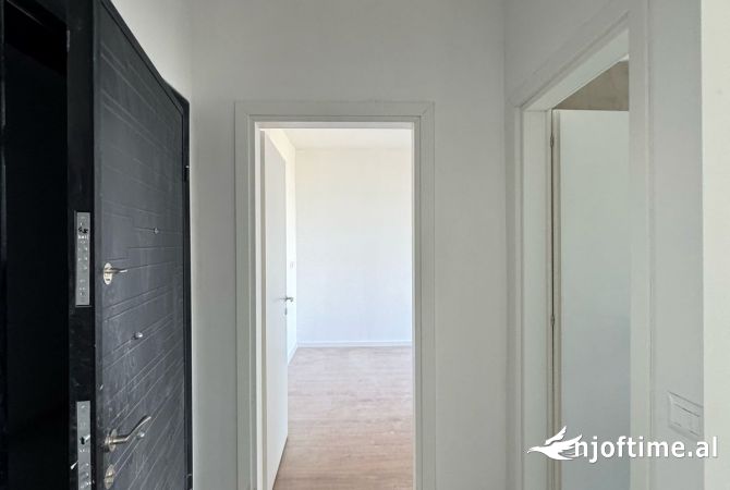 Shtepi ne shitje Apartament ne Tirane, 1+1, Mobilimi Bosh, pa mobiluar, Pagesa 152,103  Euro.