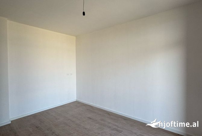 Shtepi ne shitje Apartament ne Tirane, 1+1, Mobilimi Bosh, pa mobiluar, Pagesa 152,103  Euro.