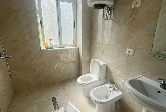 Shtepi ne shitje Apartament ne Tirane, 2+1, Mobilimi E mobiluar, Pagesa 160,033  Euro.