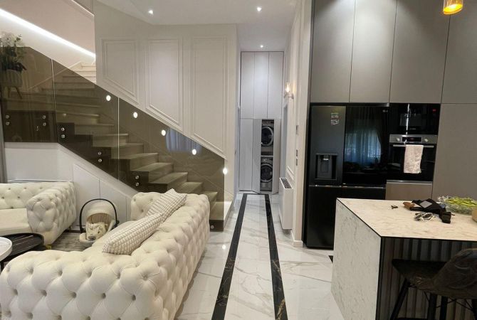 Shtepi ne shitje Duplex(shtepi me 2 kate) ne Tirane, 3+1, Mobilimi E mobiluar, Pagesa 450,123  Euro.