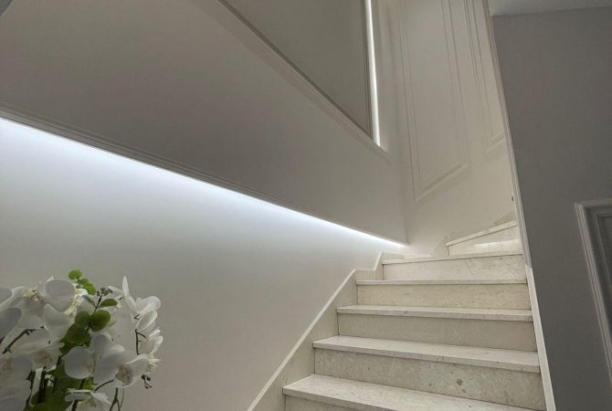 Shtepi ne shitje Duplex(shtepi me 2 kate) ne Tirane, 3+1, Mobilimi E mobiluar, Pagesa 450,123  Euro.