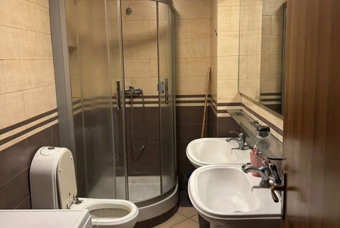 Shtepi me qera Apartament ne Tirane, 2+1, Mobilimi E mobiluar, Pagesa 653  Euro.