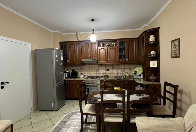Shtepi me qera Apartament ne Tirane, 2+1, Mobilimi E mobiluar, Pagesa 505  Euro.