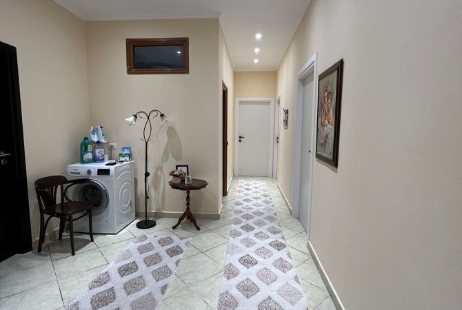 Shtepi me qera Apartament ne Tirane, 2+1, Mobilimi E mobiluar, Pagesa 505  Euro.