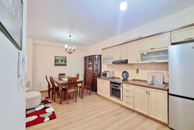 Shtepi me qera 2+1 ne Tirane - 652 Euro
